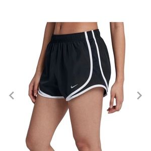 Nike women’s tempo athletic shorts